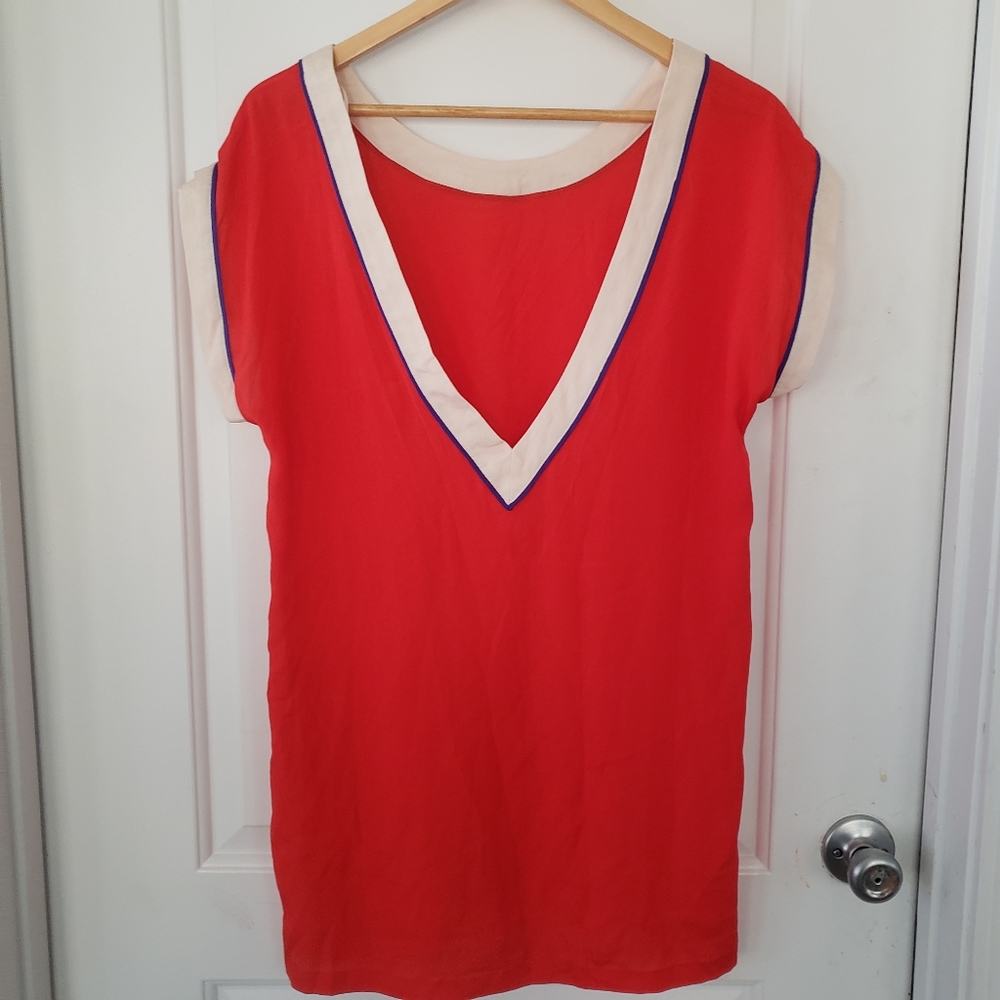 3/$20 I❤H81red & cream v-neck top sz M